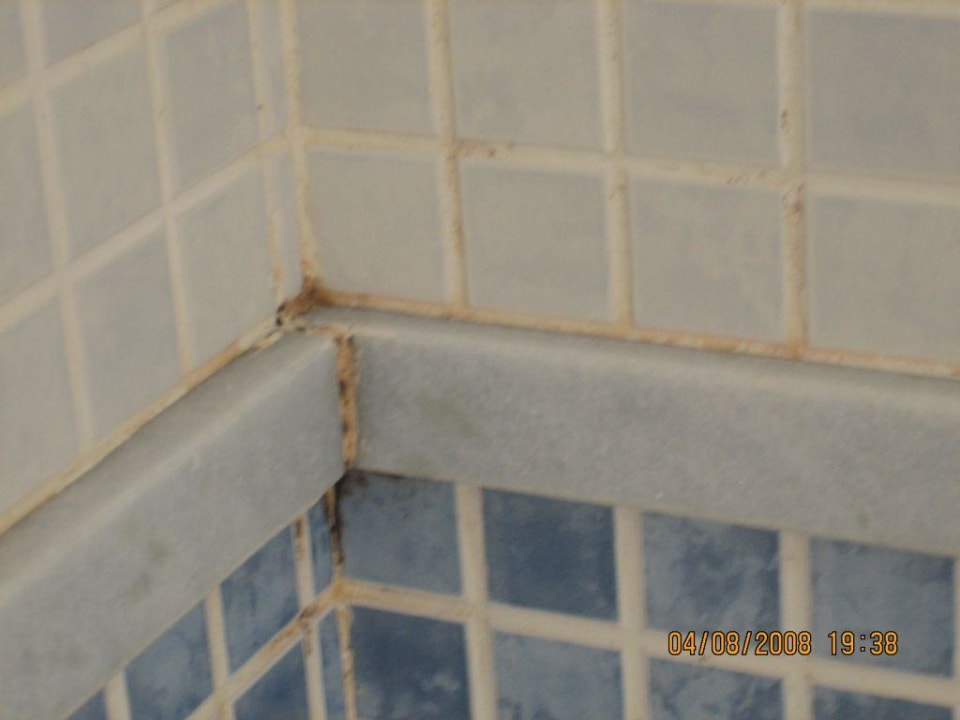 Schimmel im Bad Hotel Yellow Praia Monte Gordo