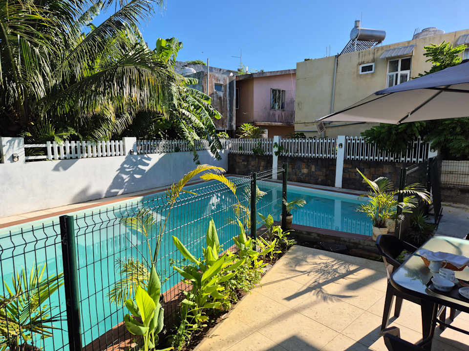 Pool Island Horizon Villas