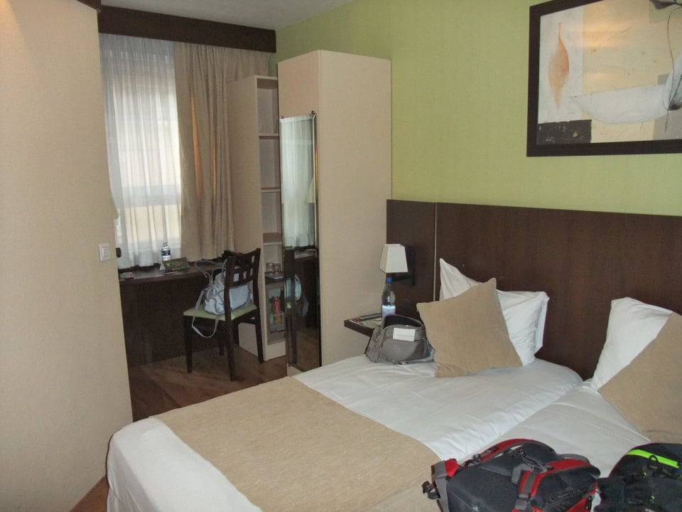 Blick ins Standard-Doppelzimmer Hotel ibis Styles Luxembourg Centre