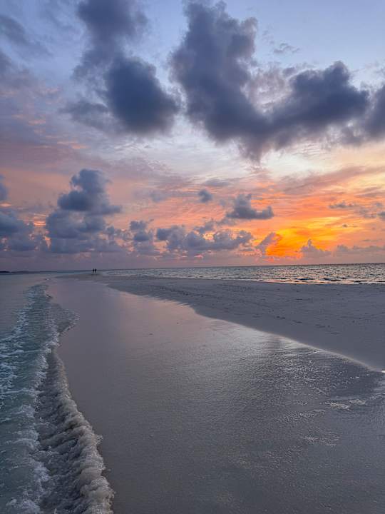 Strand Kuredu Island Resort & Spa