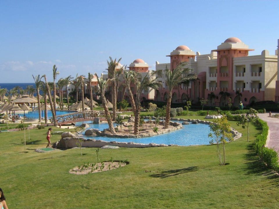 Poolanlage Serenity Alpha Beach