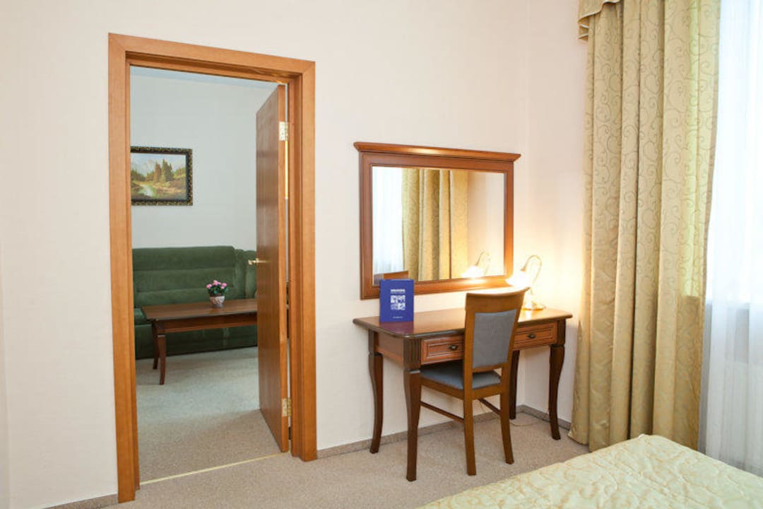 Family room - 2nd room - with sofa Kolonna Hotel Brigita