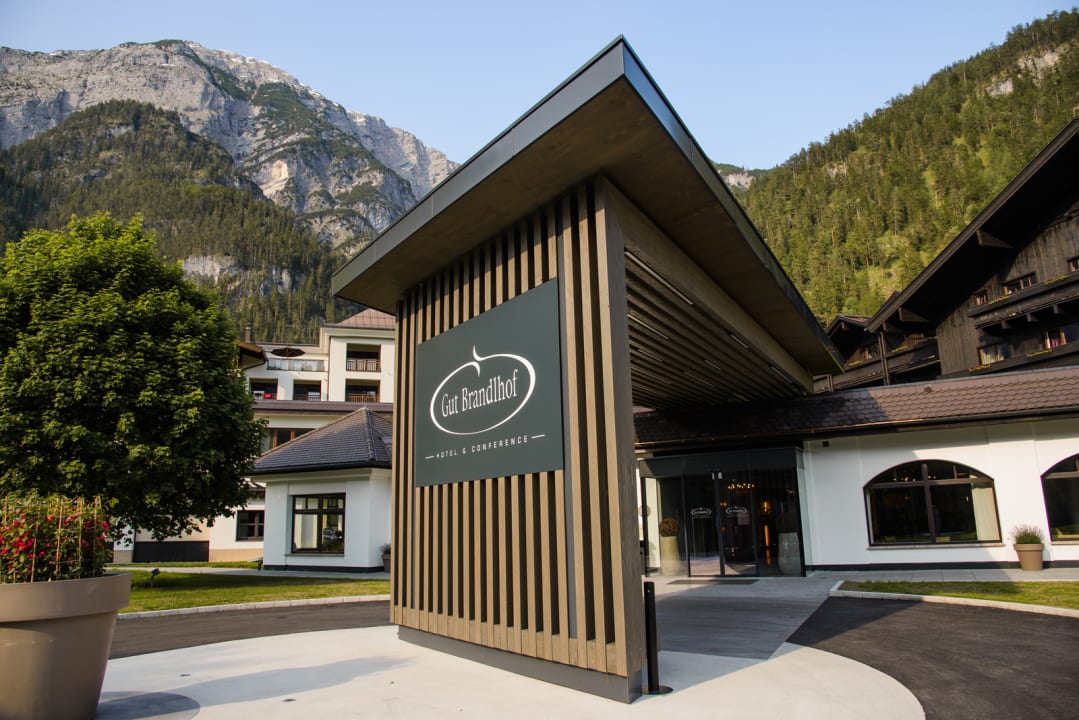 Außenansicht Hotel Gut Brandlhof