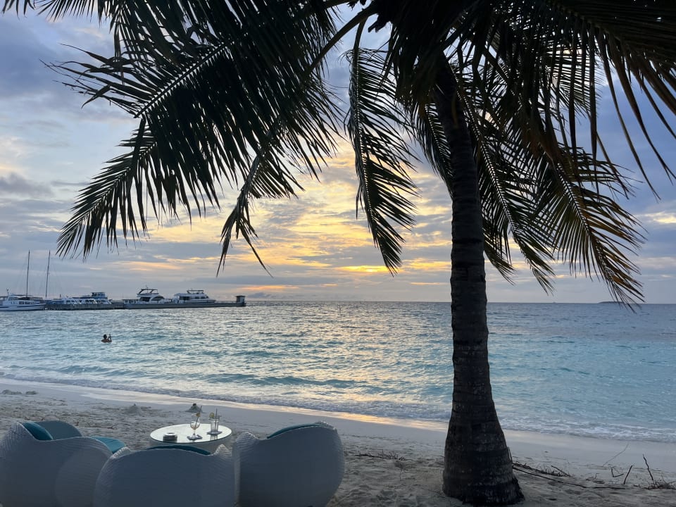 Strand Meeru Maldives Resort Island