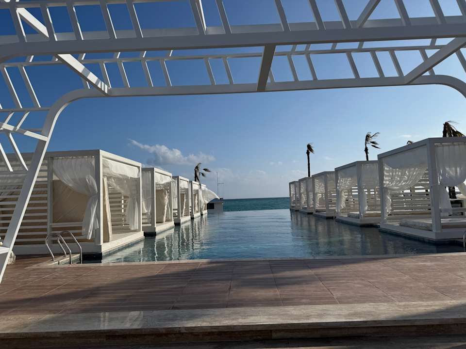 Pool Mira Meridia Beach Hotel