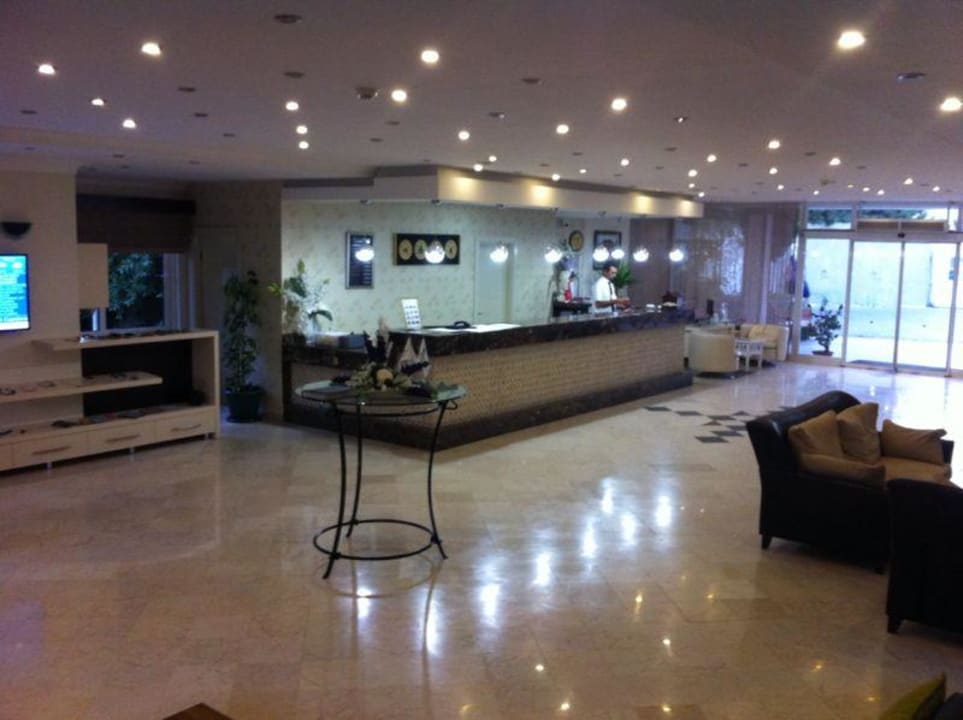 Rezeption Hotel Gardenia Beach