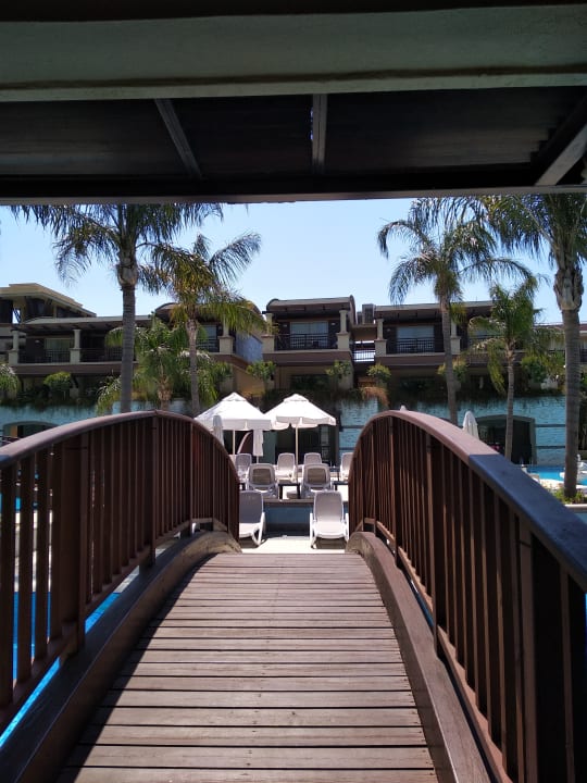 Schöne "Reihenhäuser" zum Teil mit dem Poolausstieg Sunis Kumköy Beach Resort Hotel & Spa