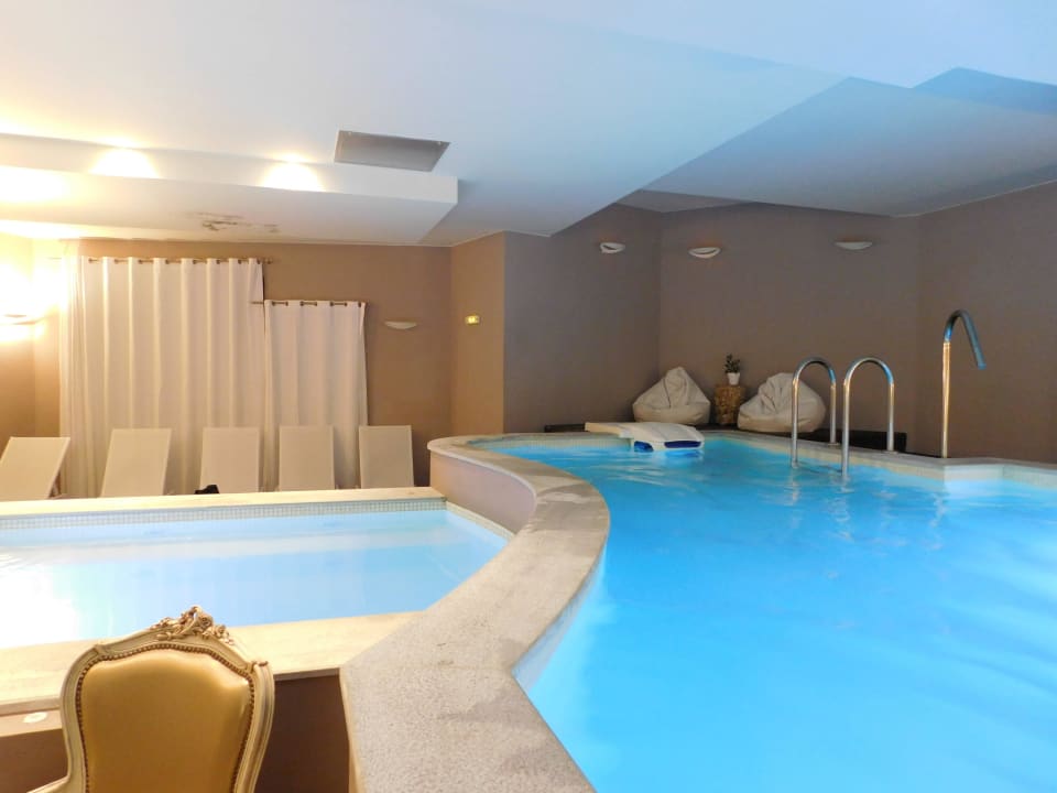 Pool im Spa Domes Aulus Elounda All-Inclusive Resort, Curio Collection by Hilton