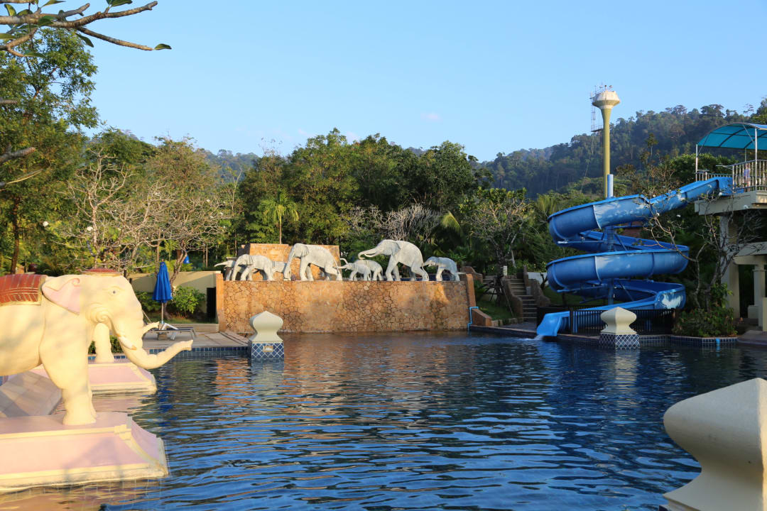 Pool Seaview Khao Lak Resort