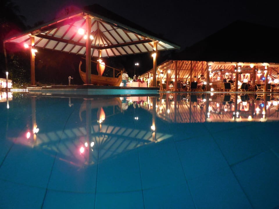 Poolbar Adaaran Select Meedhupparu Island Resort - Premium All Inclusive