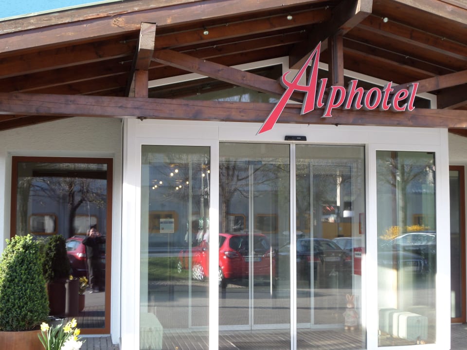 Hoteleingang Alphotel Innsbruck