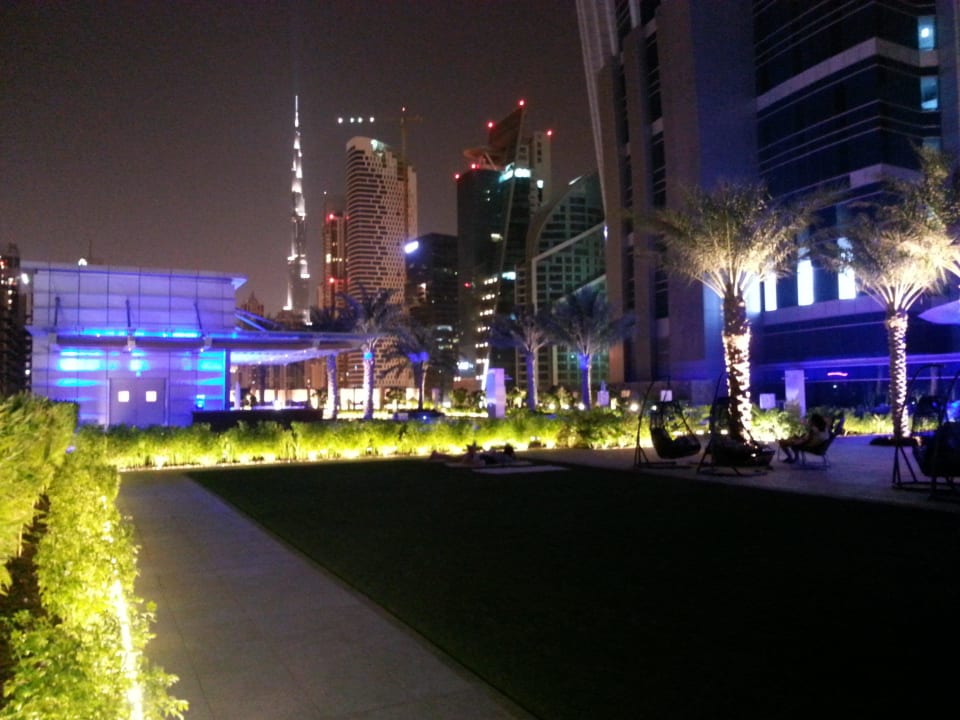 ... auf dem 6 Stock mit Blick auf den Pool JW Marriott Marquis Hotel Dubai