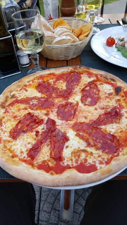 Feine Pizza 2 Hotel Lario