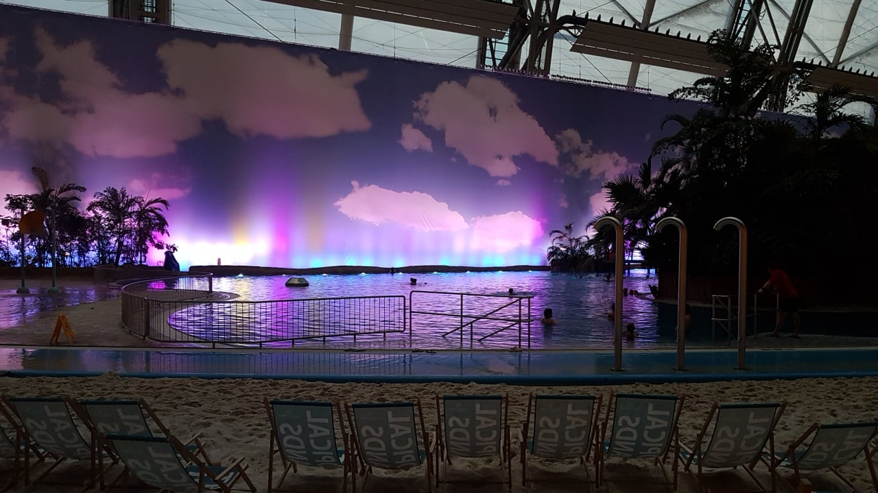 Pool Tropical Islands Resort