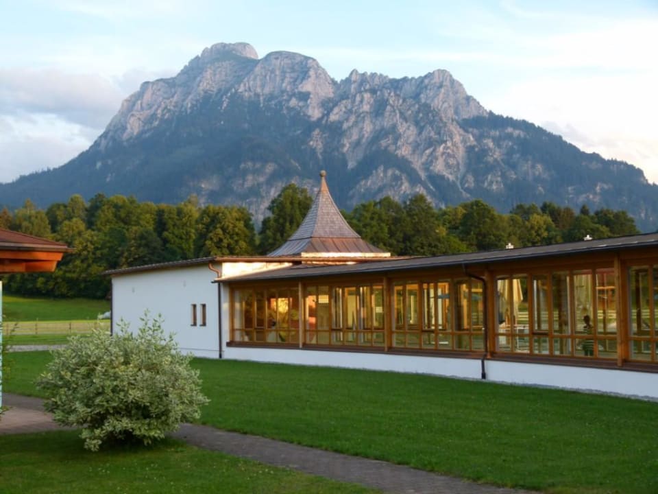 Durchgang zur Poolanlage Hotel König Ludwig