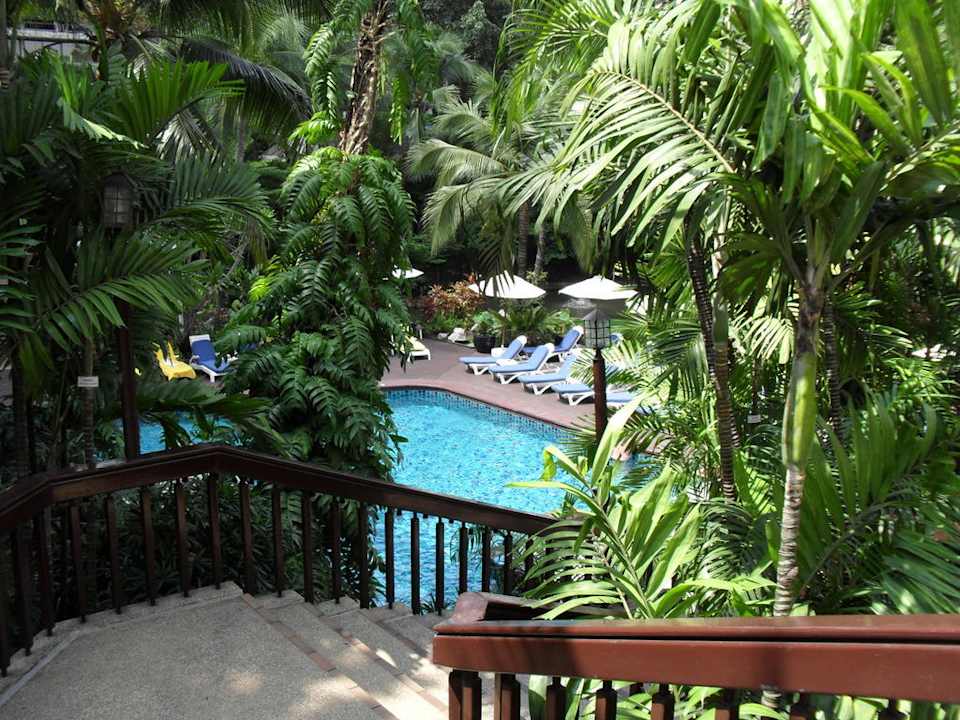 Weg zum Pool Centara Grand at Central Plaza Ladprao Bangkok