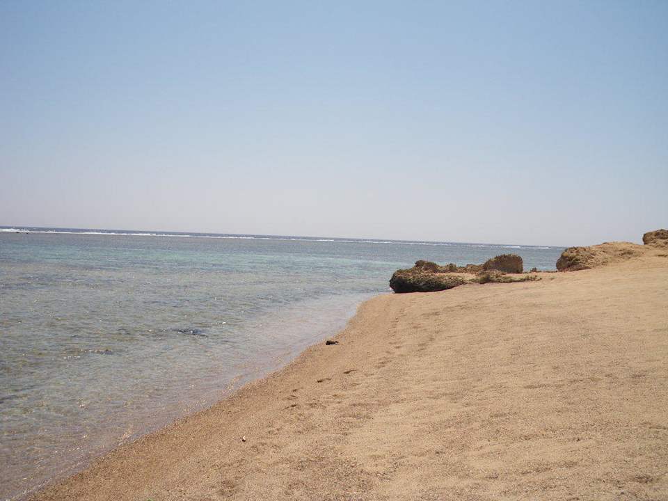 Strand rechts vom Pensee Pensée Royal Garden Beach Resort