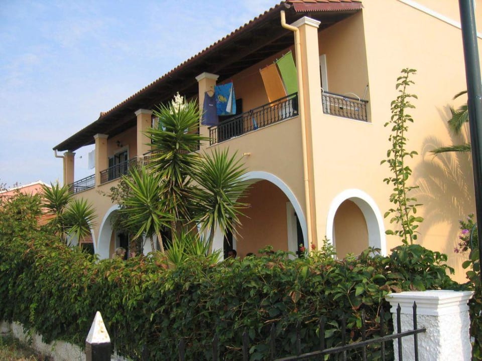 Seitenansicht Elena Apartments Corfu