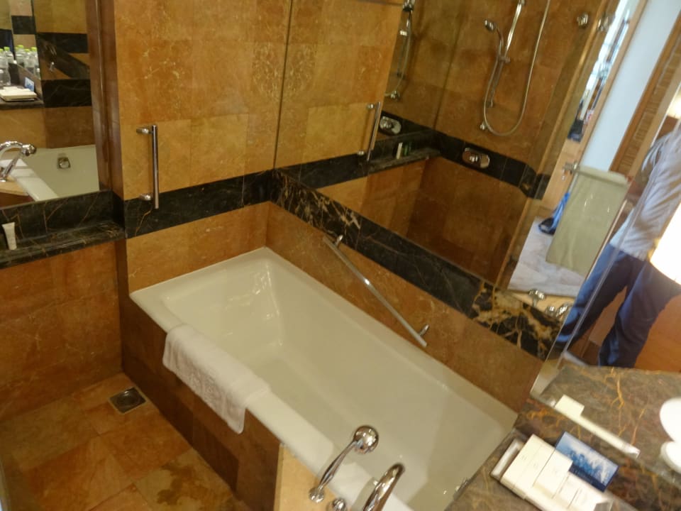 Badezimmer Exec. Floor Hotel Hilton Chongqing