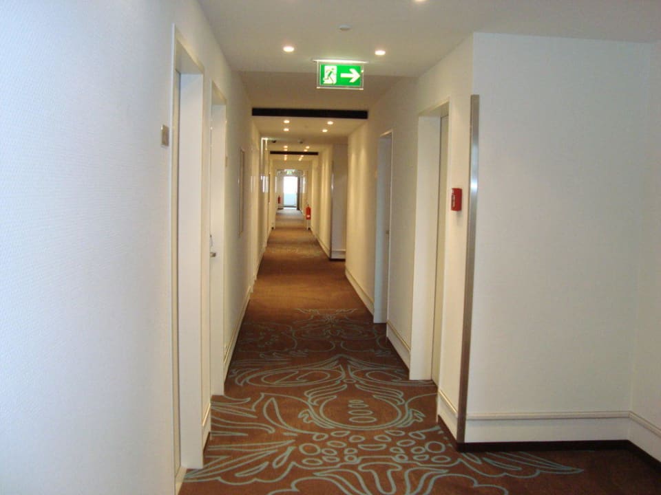 Flurbereich Motel One Hamburg Airport