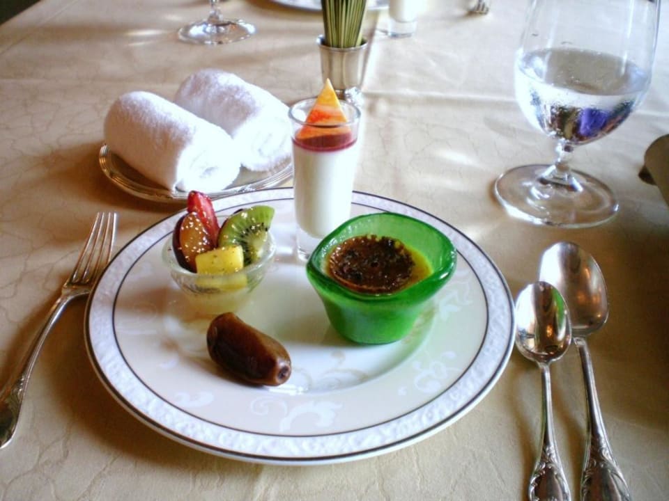 Nachspeisen im Hauptrestaurant "Le Vendome" Emirates Palace Mandarin Oriental