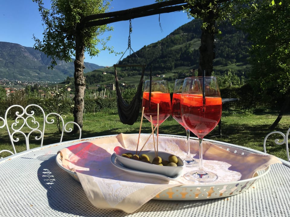 Im Garten des Hotels Kulturhotel Maratscher