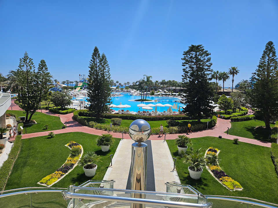 Pool Hotel Miracle Resort