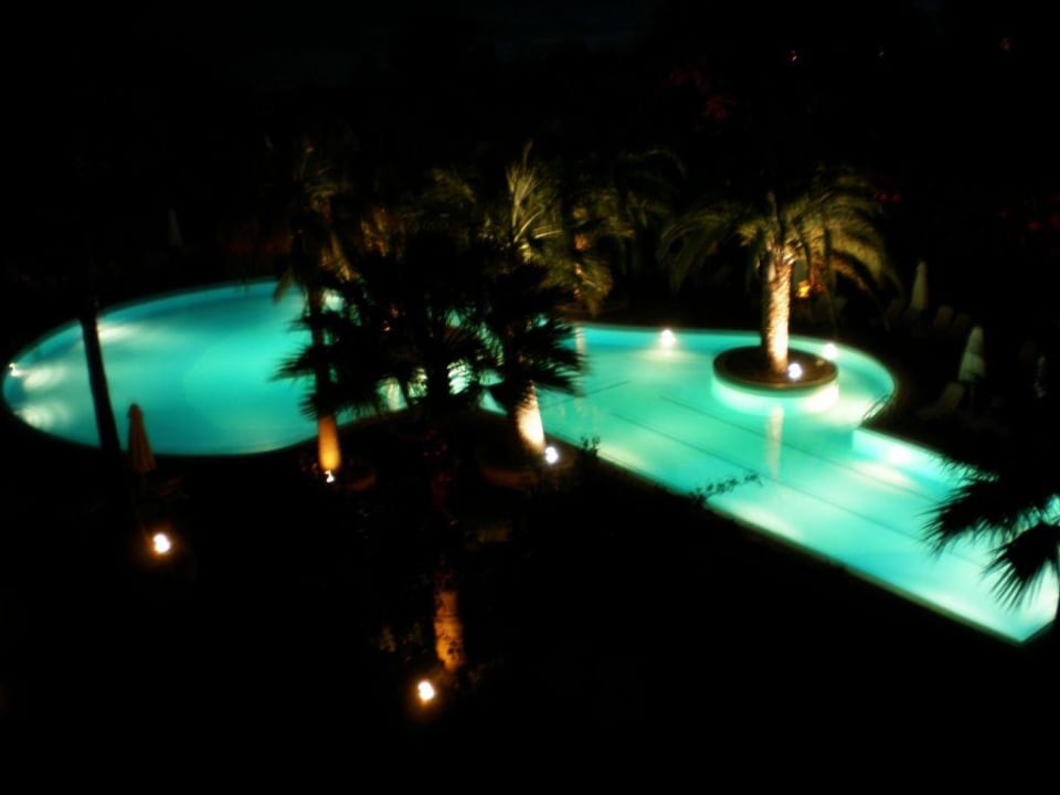 Pool bei Nacht Hotel Grand Side