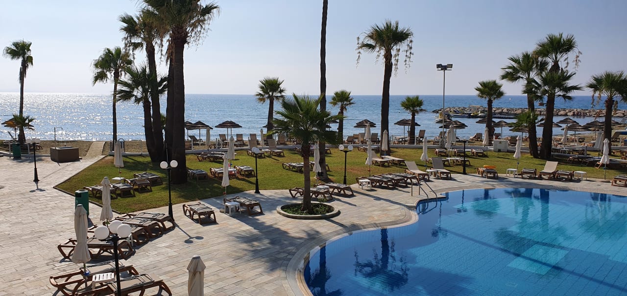 Pool The Golden Bay Beach Hotel