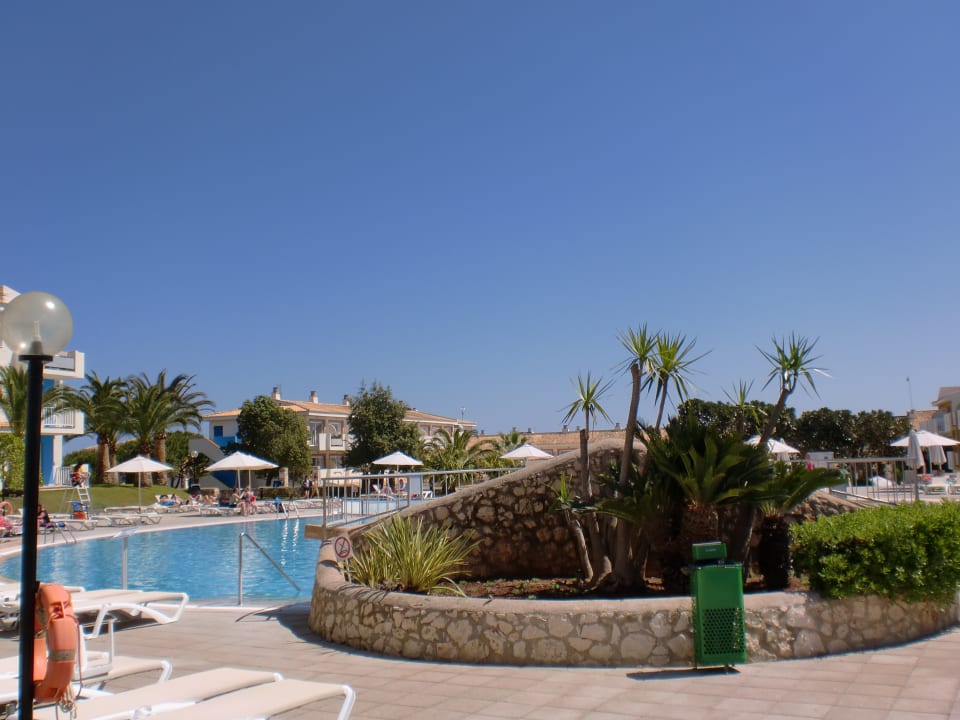 Pool blau punta reina