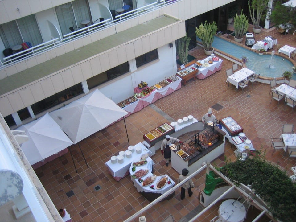Vorbereitung zum Grillabend Hotel & Spa S'Entrador Playa