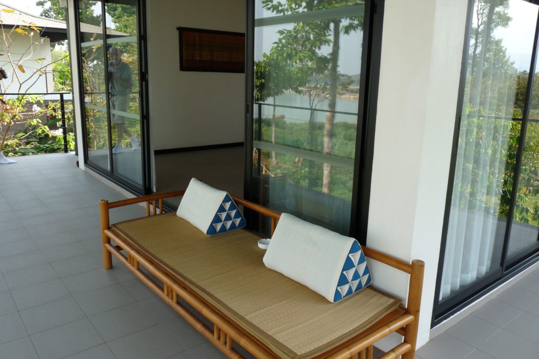 Großer Balkon The River Resort Champasak