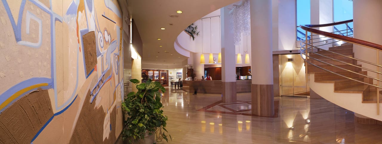 Entrance & lobby VIVA Eden Lago