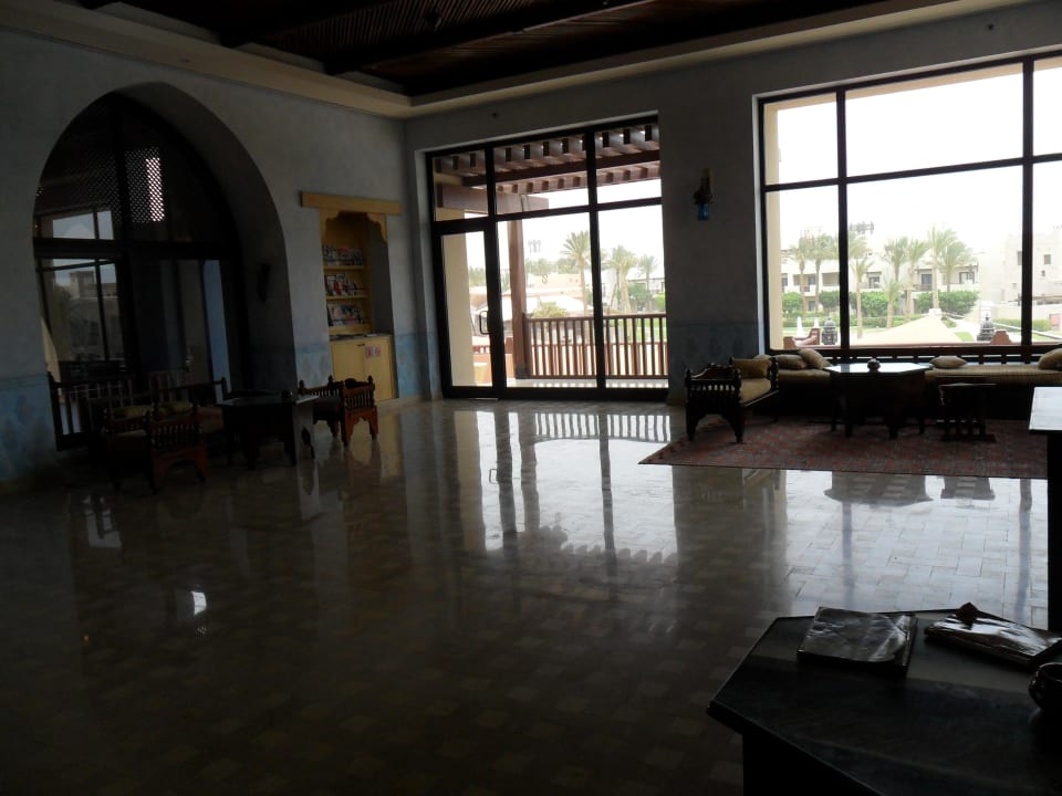 La sala lettura con piccola biblioteca Pickalbatros Sands Hotel - Port Ghalib