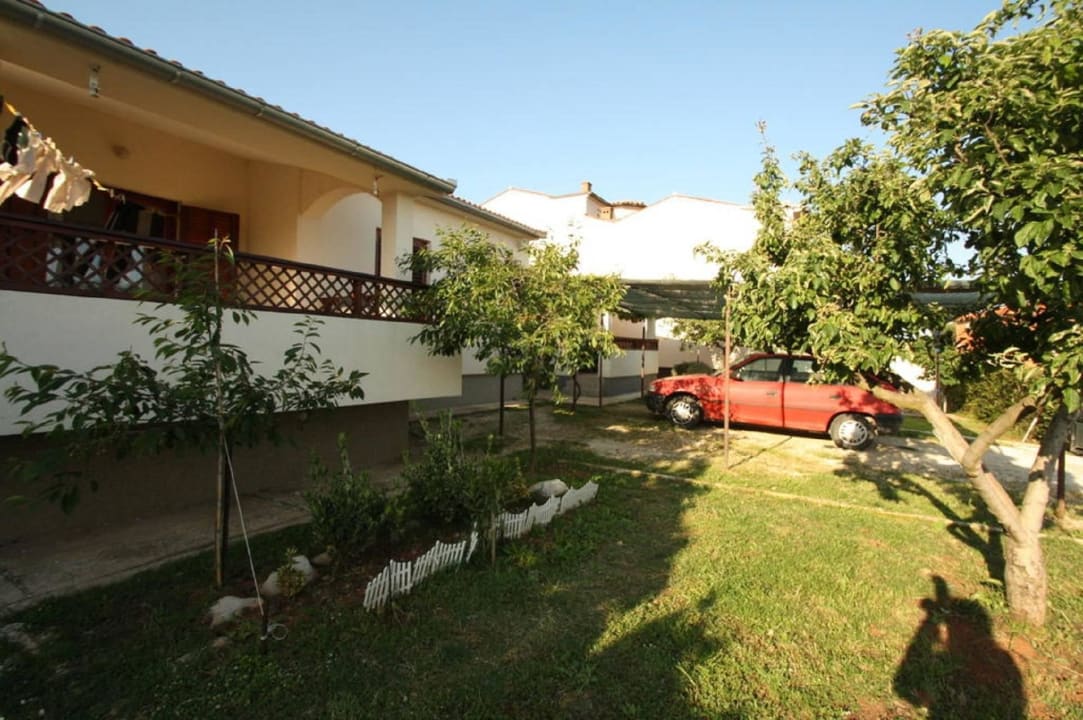 Garden Apartments Rudez