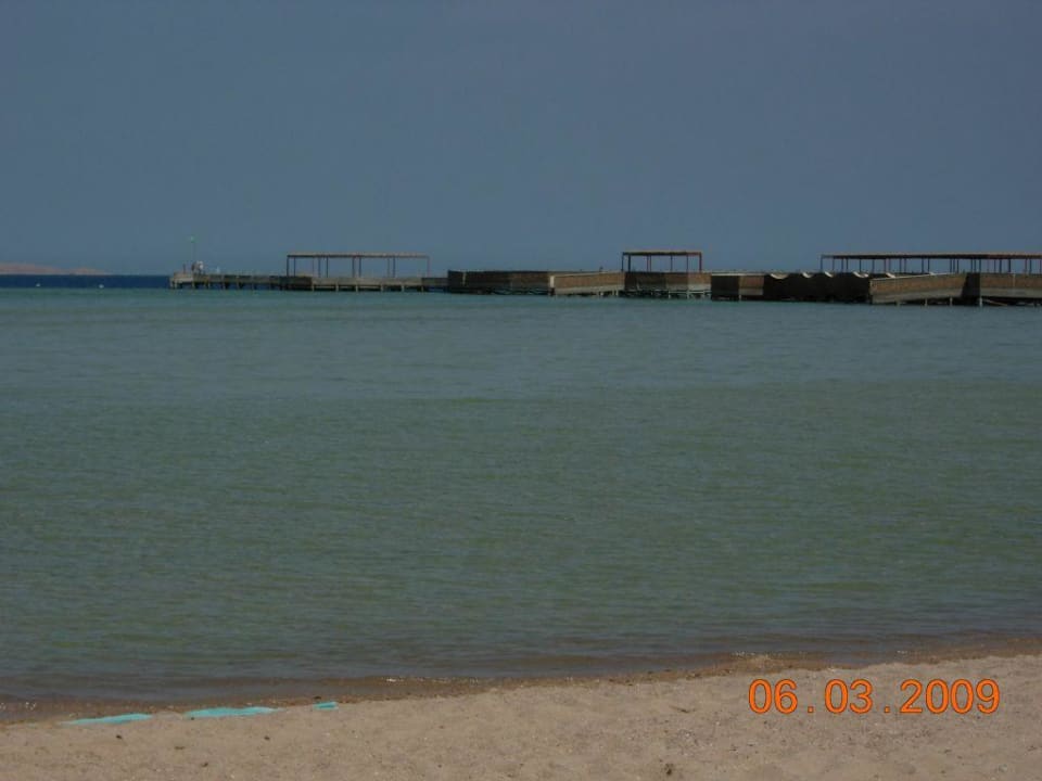 Der Steg zum Riff, Strand bei Flut Titanic Beach Spa & Aqua Park