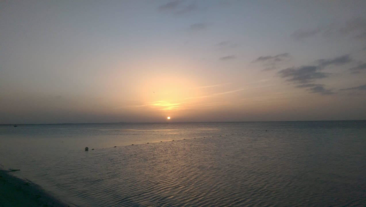 Sonnenuntergang vom Strand Skanes Serail Aquapark