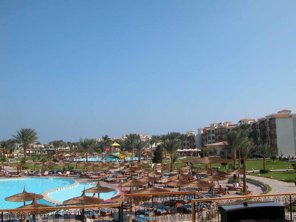 Ausreichend Liegen! Pickalbatros Dana Beach Resort - Hurghada