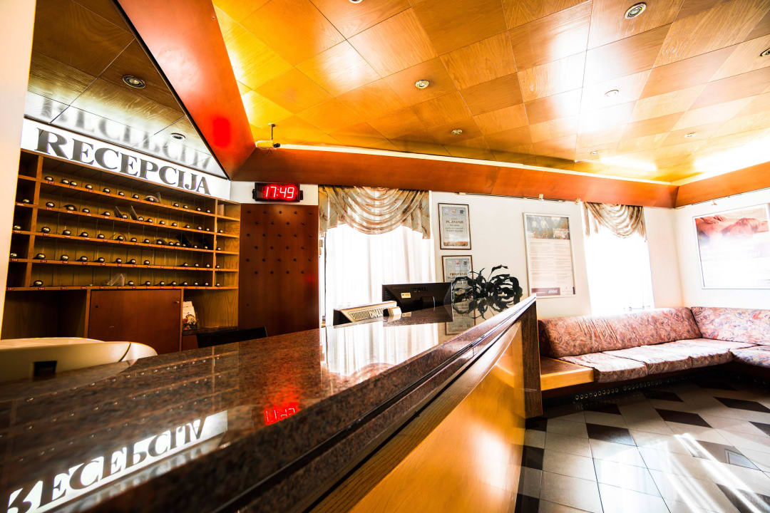 Reception Hotel Sabotin