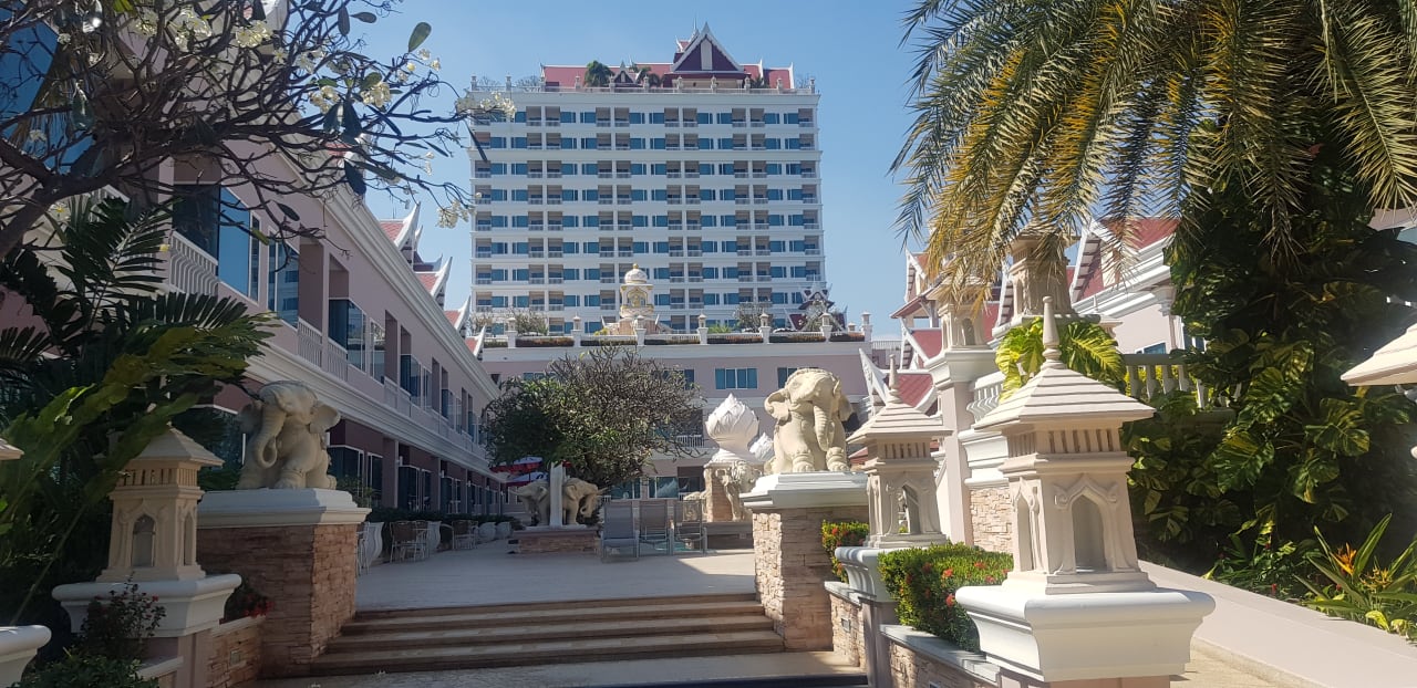 Außenansicht Hotel Grand Pacific Sovereign Resort & Spa