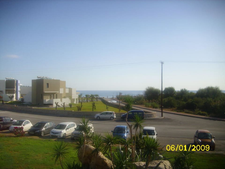 Weg zum Hotelstrand von der Lobby aus Atlantica Mikri Poli Rhodes