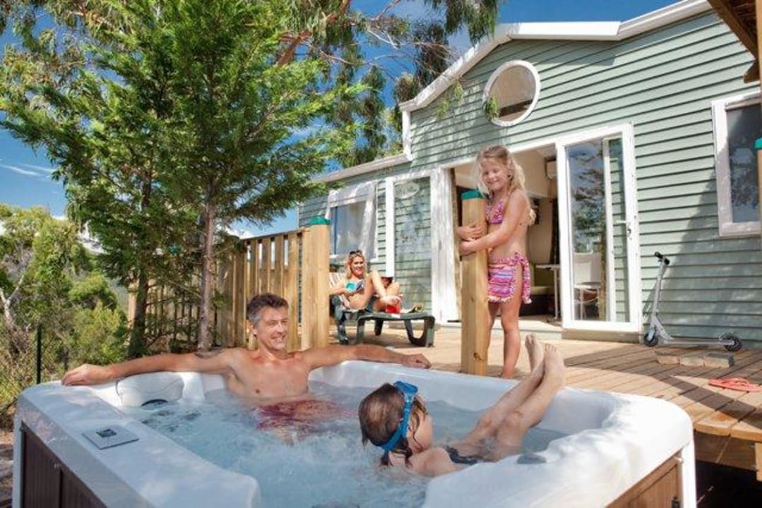 Mobile home huit personnes jacuzzi privé esterel Resort Camping Esterel Caravaning