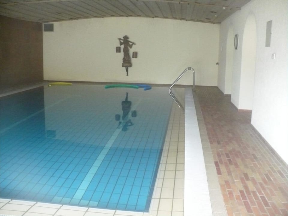 Schwimmbad Zedernhof Gesundheits- & Wellnesshotel