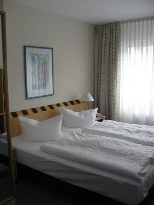 Hotelzimmer Betten ACHAT Hotel Dresden Elbufer
