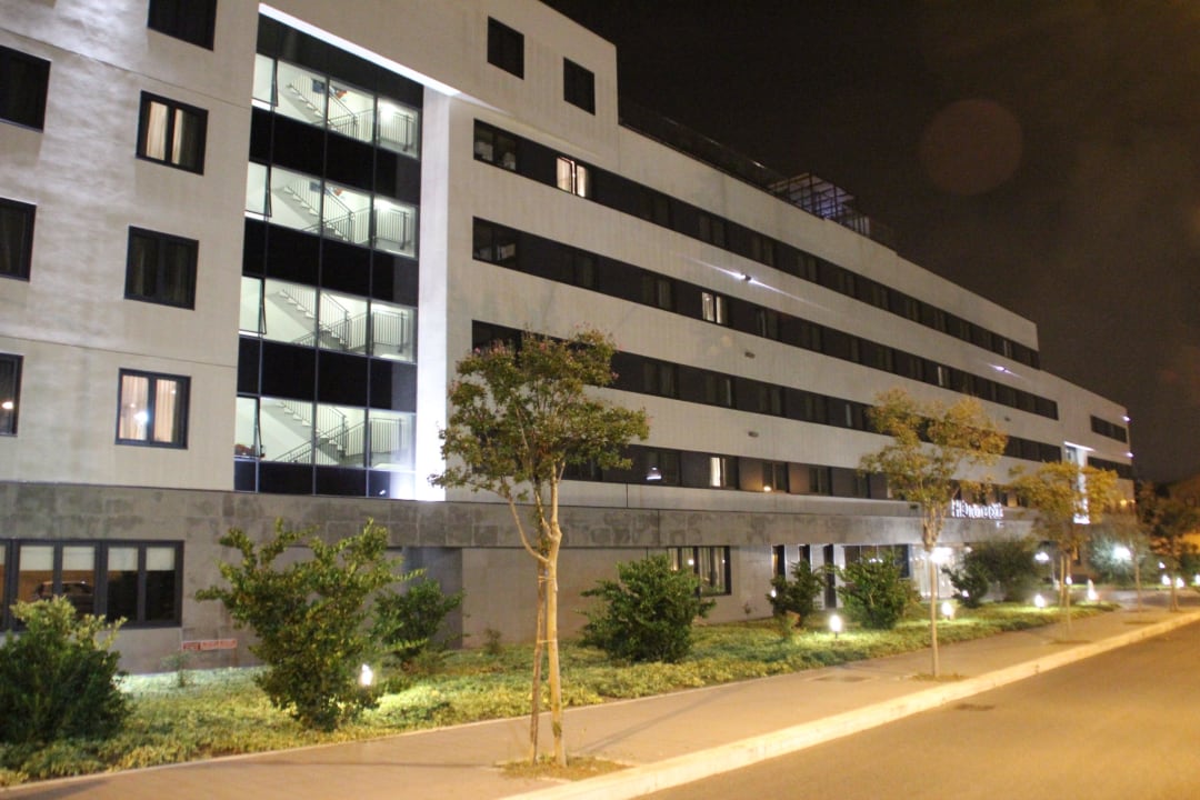 Das Hotel von außen Hotel H10 Roma Città