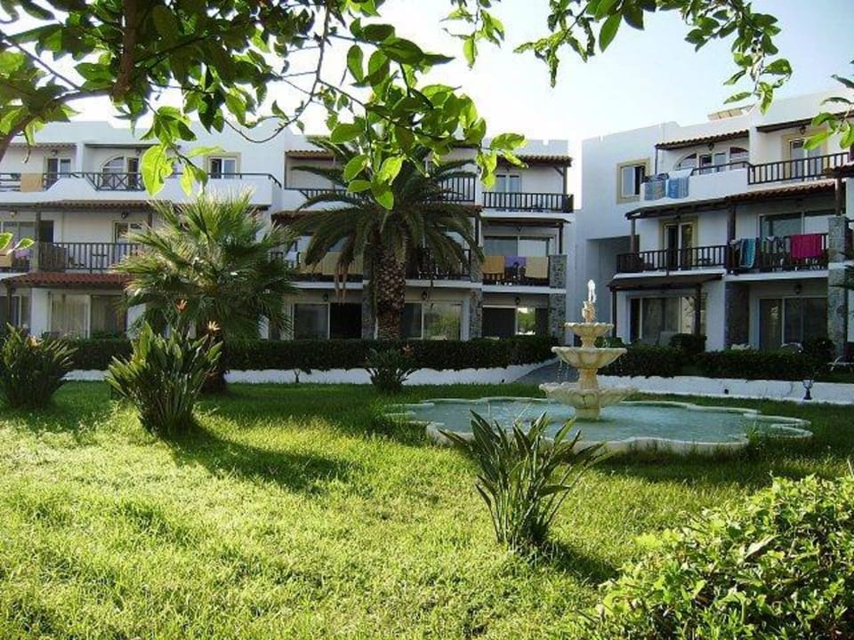 Bungalows Alexander Beach Hotel & Village Resort