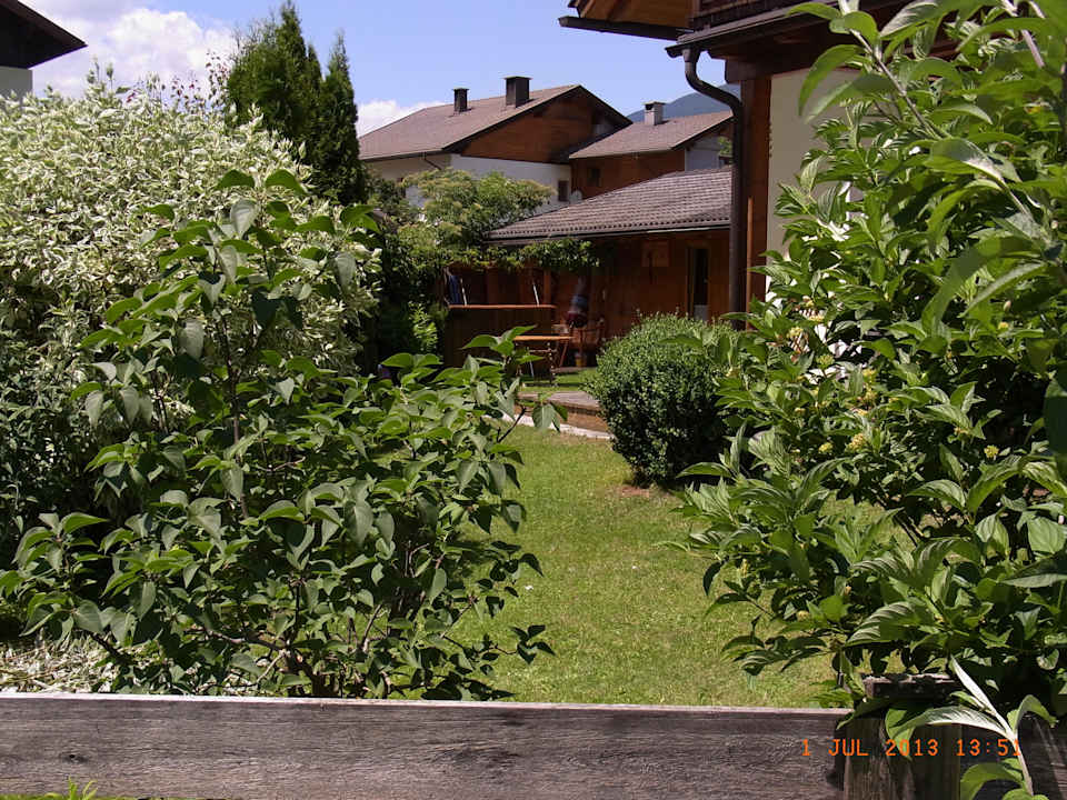 Blick zur Gartenlaube Ferienhaus Schmelz