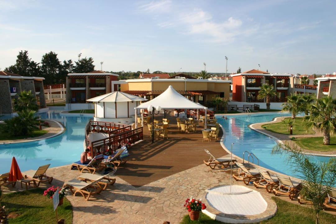 hinterer Poolbereich Atlantica Aeneas Resort