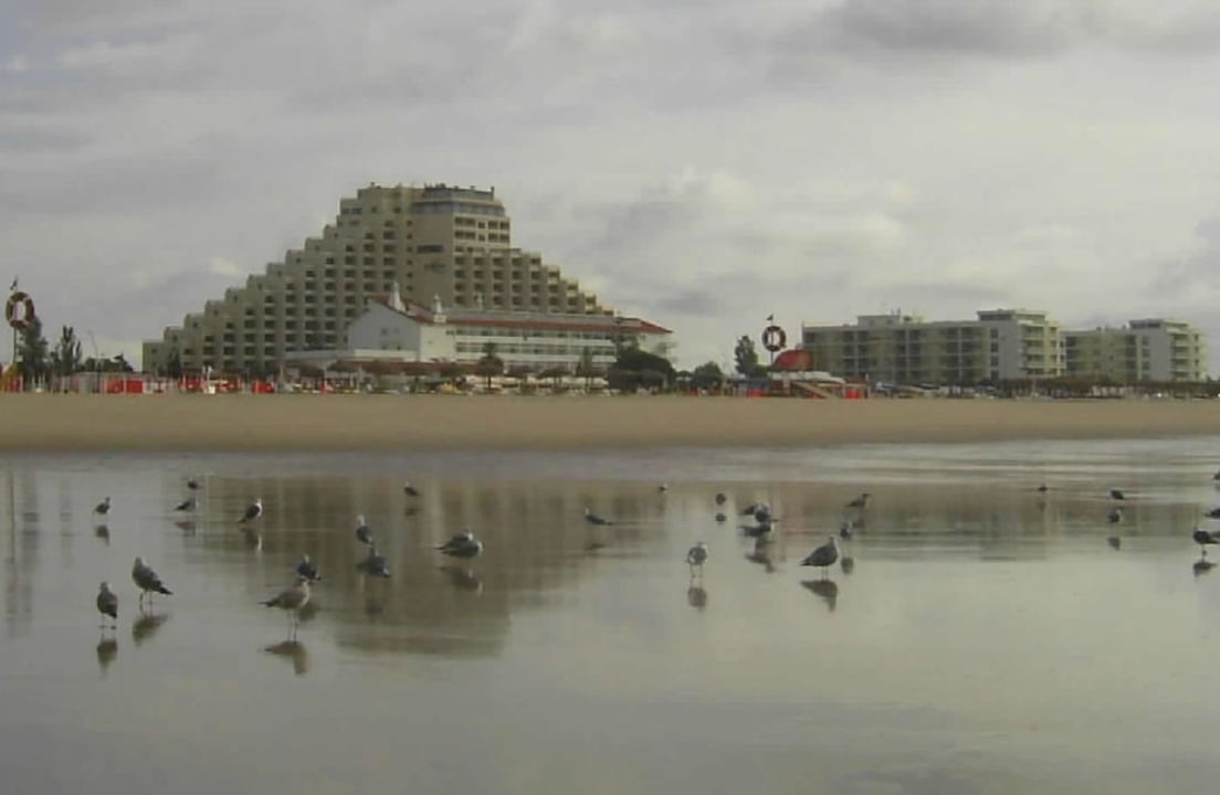 Blick vom Strand auf Yellow, Vasco, Dunamar Hotel Yellow Praia Monte Gordo