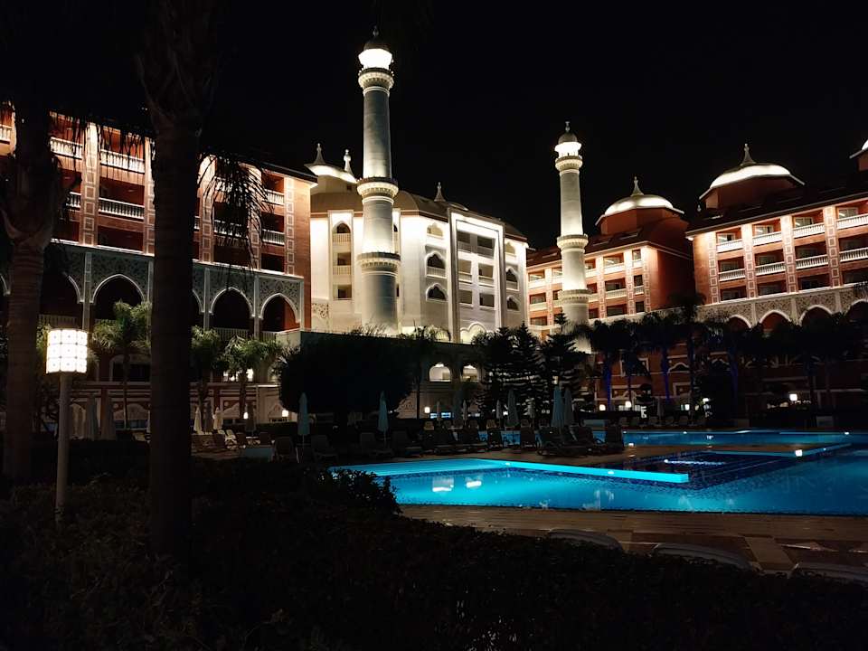 Außenansicht Royal Taj Mahal Hotel